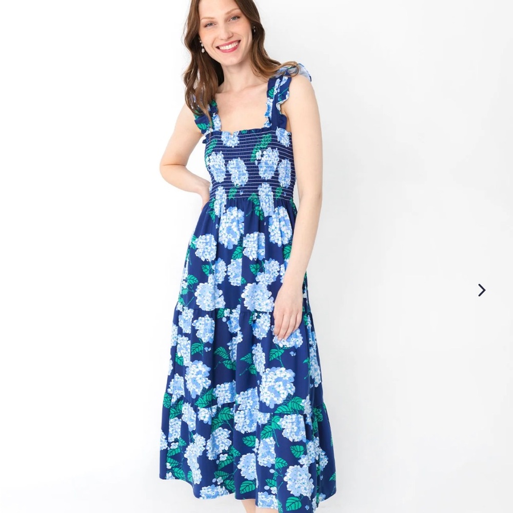 The Fitz Dress. Mahi Gold. Chatham Cloth:
Hydrangea Walk in Regatta